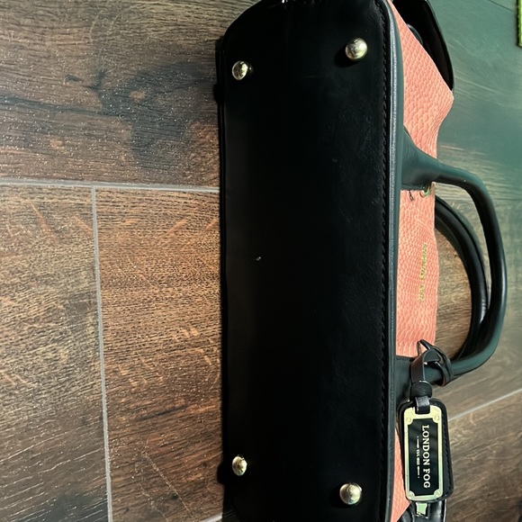 London Fog pink and black reptile embossed handbag - Picture 7 of 17